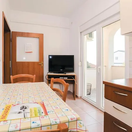 Stunning In With Wifi Apartman Mandre