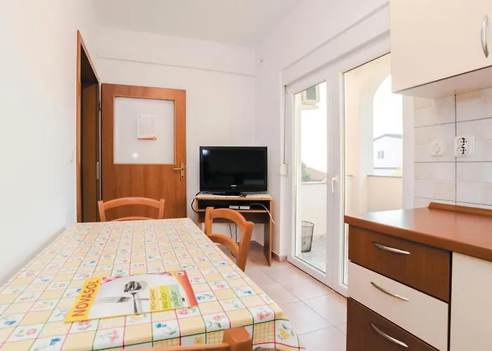Stunning In With Wifi Apartament Mandre